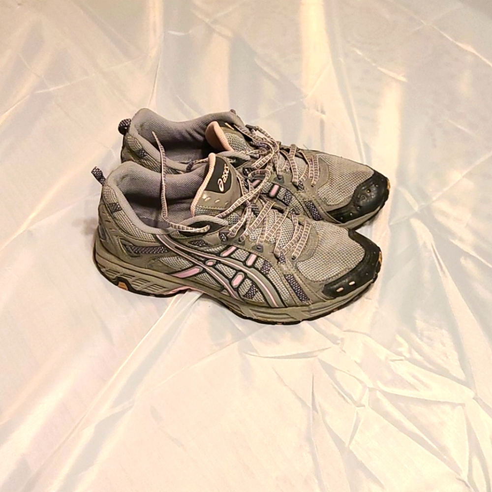 Women's Asics sz 10 Gray and Pink Shoes